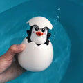 Transforme o Banho do Seu Bebê em uma Aventura Aquática com o Spray de Água Pinguim e Pato